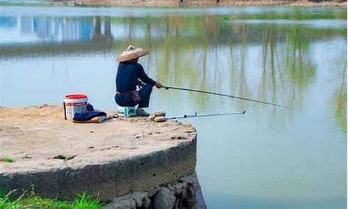 深秋魚塘釣魚技巧視頻(深秋魚塘釣魚技巧視頻教程)(pic1)